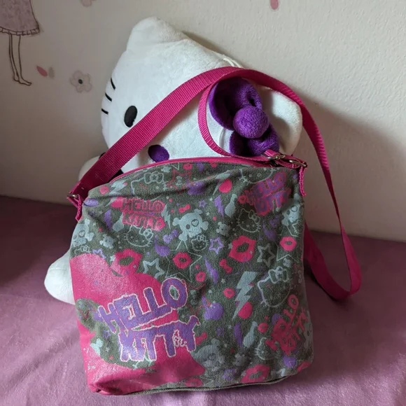 hello kitty purse
